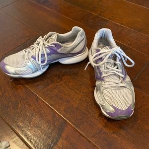 Reebok Easy Tone tennis shoes. Good condition